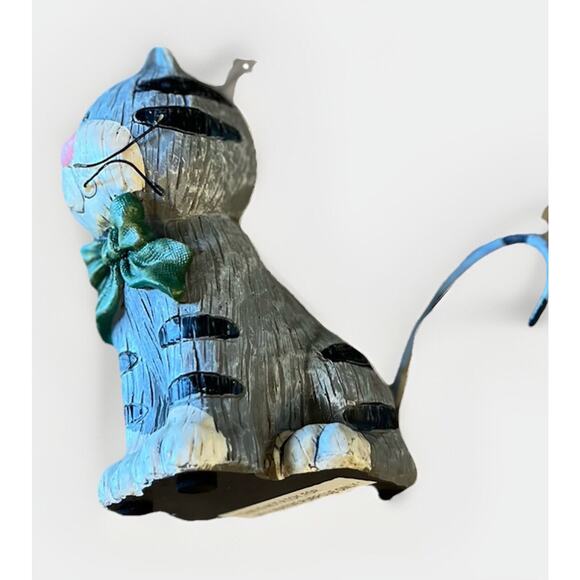 Vintage Resin Collections Cat With Swirl Tail And Bow Tie Gray And Black 6 Inch - Picture 3 of 7